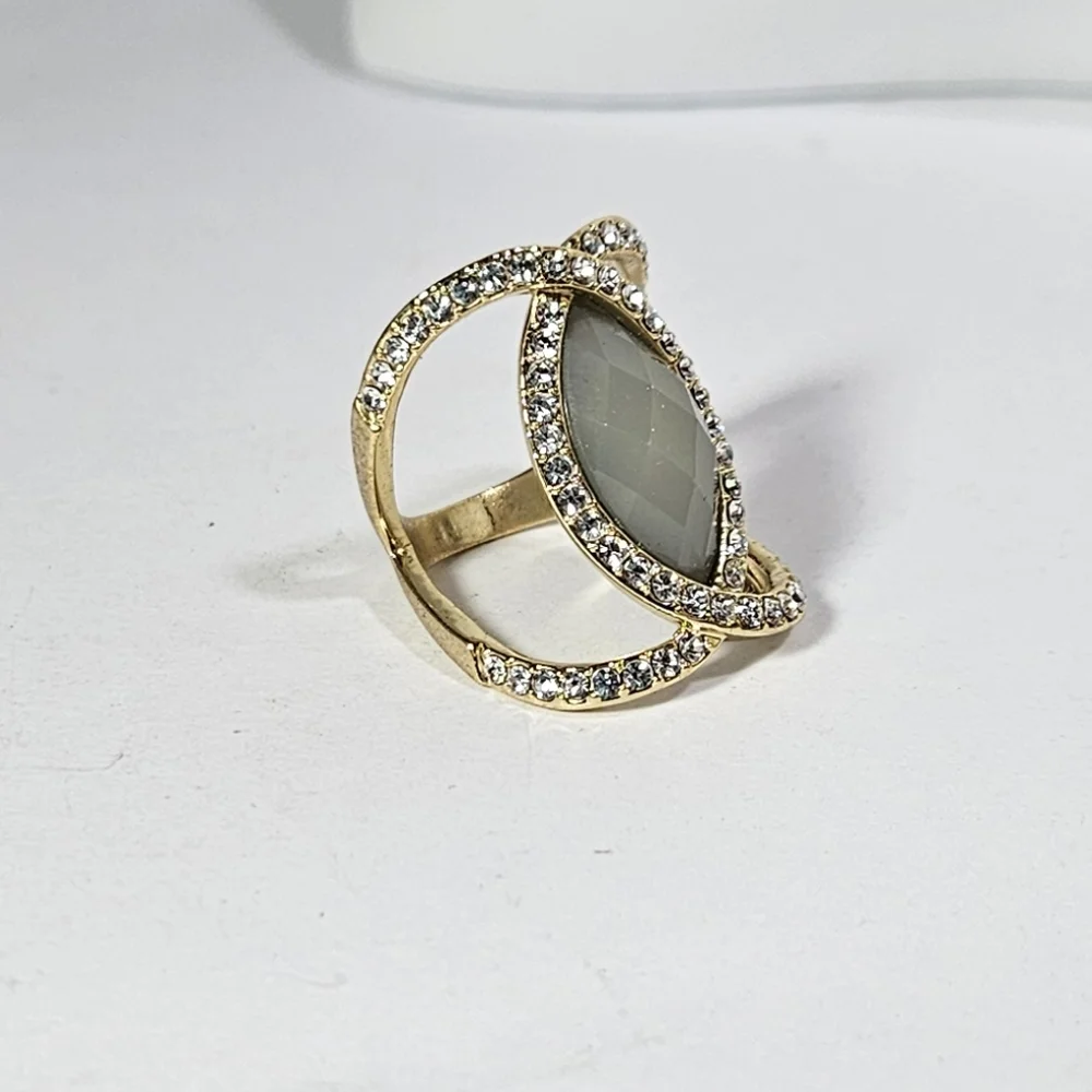 Ring - Picture 5 of 6